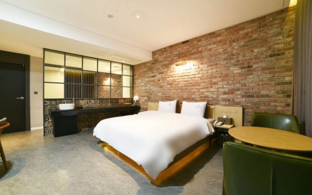 Yeosu K-boutique Hotel