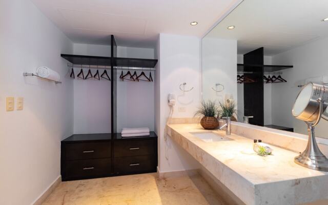 Elements Garden House 21 2 Bedroom Condo by RedAwning