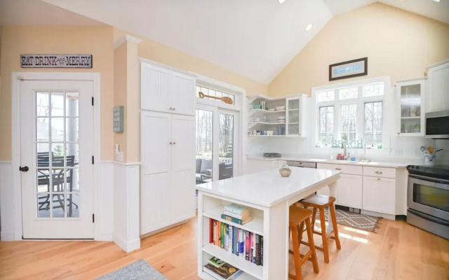 Stunning 5 Bdr, Walk to York Harbor Beach!