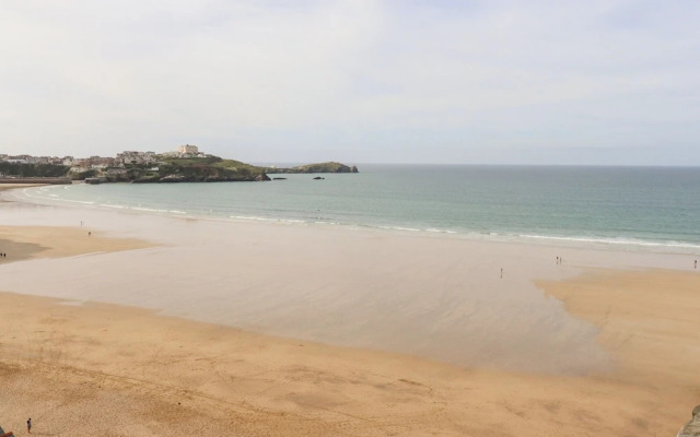5 Fistral Waves