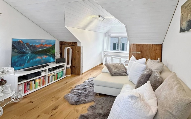 Elegant Lake Zurich House With Stunning Views and Private Terrace — 2-star hotel in Stafa
