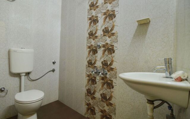 OYO 14163 Comforts Inn