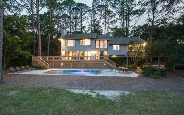 Wren Drive 18 by RedAwning