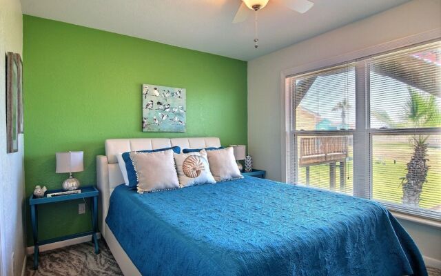 Cayman Escape 35 by RedAwning