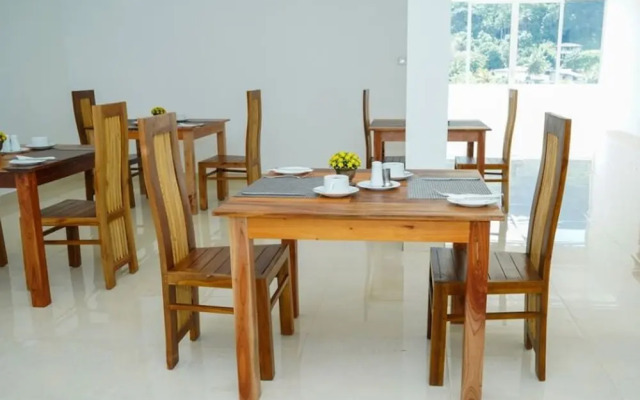 OYO 521 Kandy Grand Ocacia