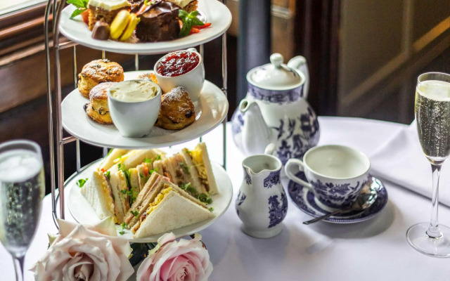 Bush Hotel Farnham