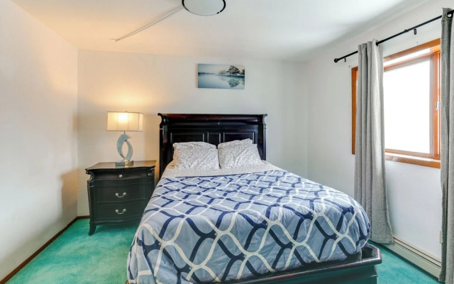 Near Dtwn & Pioneer Park: Fairbanks Home w/ Deck!