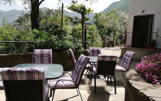 IL GIARDINO (The garden)