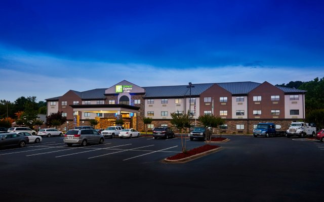 Holiday Inn Express & Suites Birmingham South - Pelham, an IHG Hotel