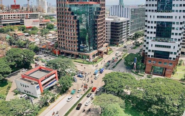 Spacious 1 BR Unit in AppleOne Ayala
