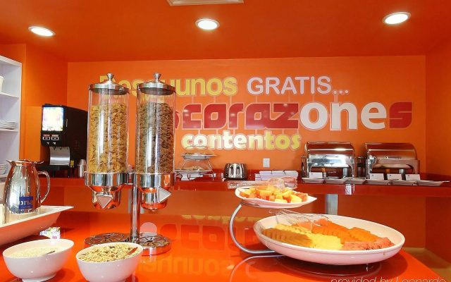 One Querétaro Aeropuerto Hotel