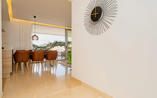 Luxury 3  bedroom Apartment with a Panoramic Sea V