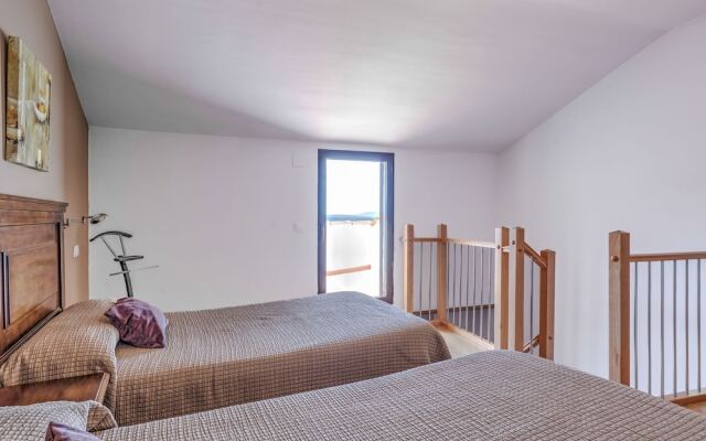 Voguish Apartment in Gudar With Heating