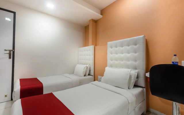 OYO 7407 Hotel Blue Sea