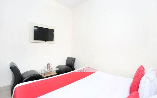 OYO 11369 Hotel Noor Plaza