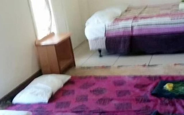 Transit Motel - Hostel