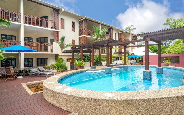 Seascape Holidays at 30 Tropic Style