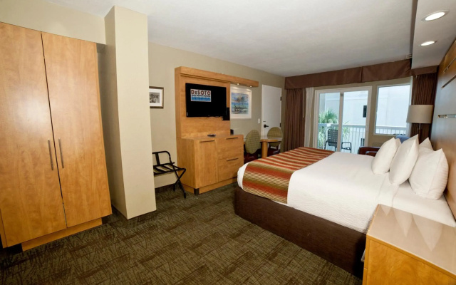 DeSoto Beach Hotel