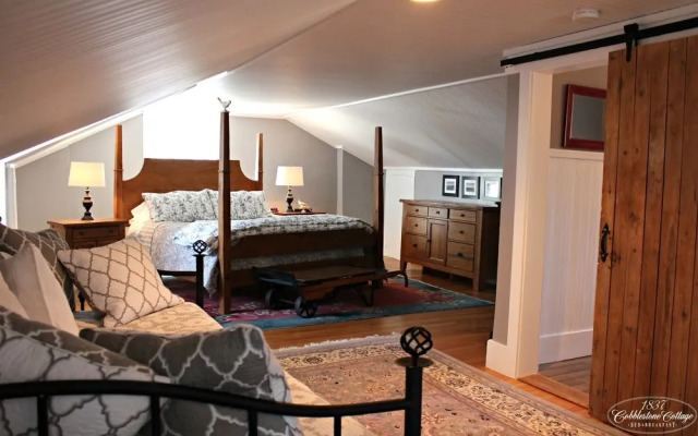 1837 Cobblestone Cottage