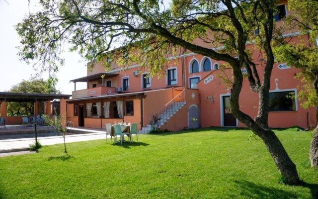 2 bedrooms appartement with shared pool enclosed garden and wifi at Gonnesa 4 km away from the beach