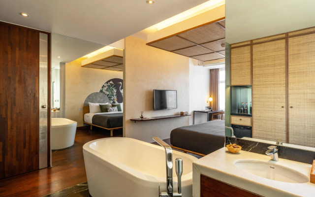 The Isvara By Cove