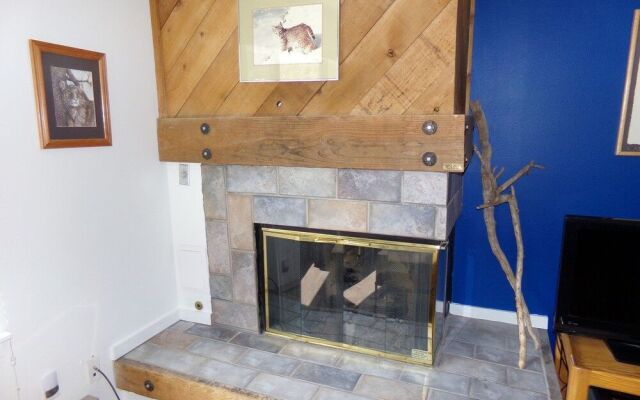 Edgewater Studio One bath EWJP