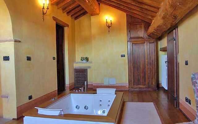 Deluxe Suite 23 people