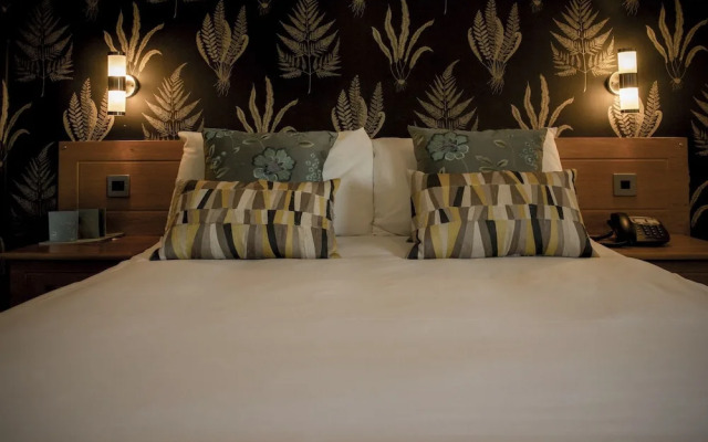 Shard Riverside Hotel, Bar & Restaurant