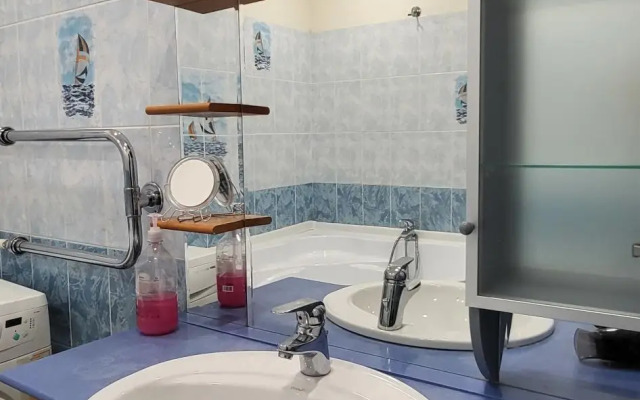 Apartments on Levo-Bulachnaya 42/2