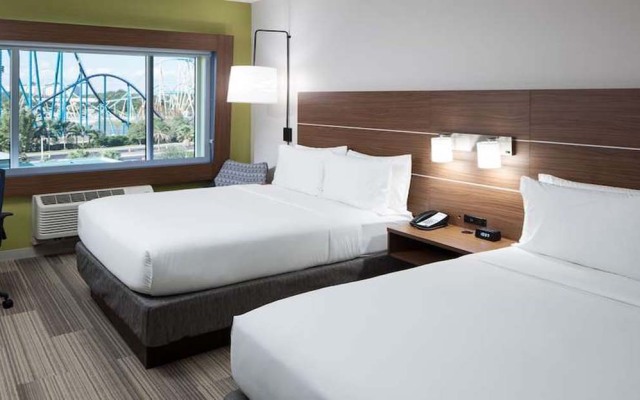 Holiday Inn Express & Suites Orlando at SeaWorld, an IHG Hotel