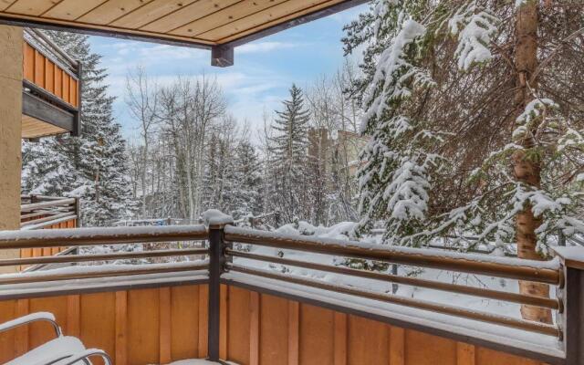 Laurelwood Condominiums Studio Premier Unit 304