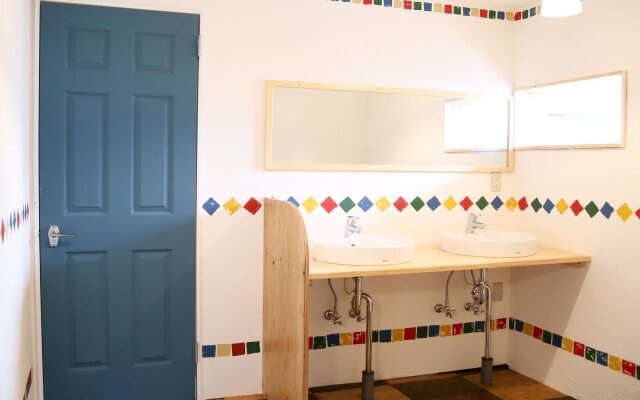 Guesthouse Waya - Hostel