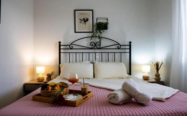 Tesys Studios & Apartments