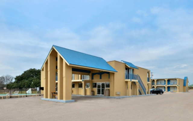 Americas Best Value Inn Schulenburg