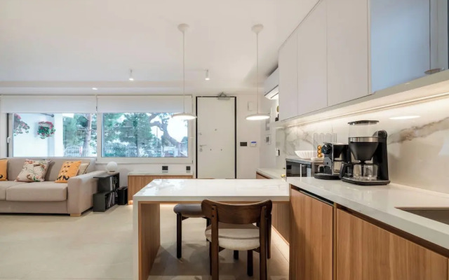 Glyfada Coastside Apartment
