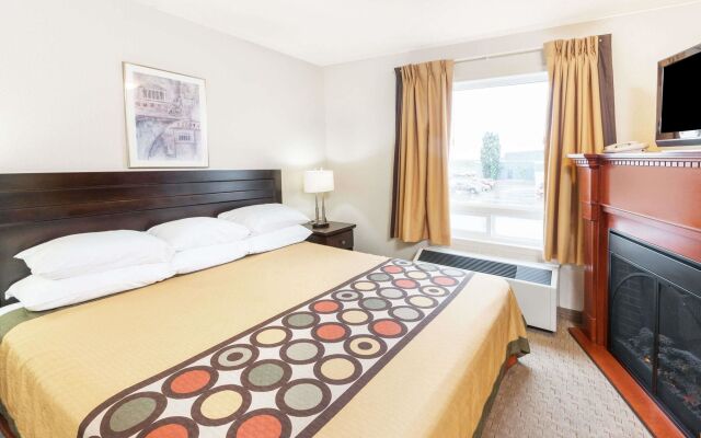 Super 8 by Wyndham Airdrie AB