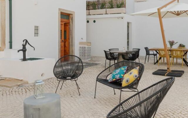 Almada Villa