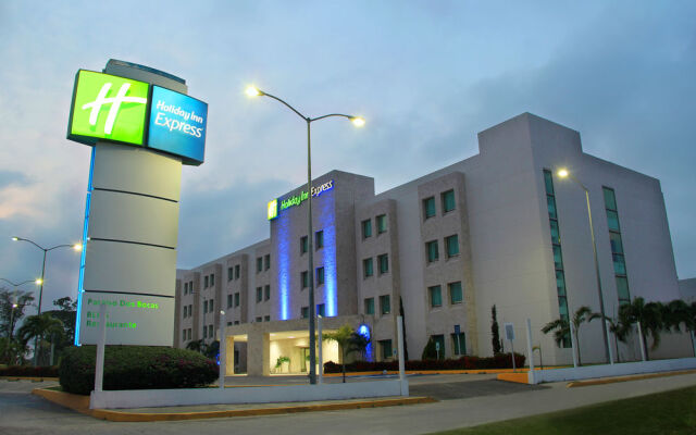 Holiday Inn Express Paraiso Dos Bocas