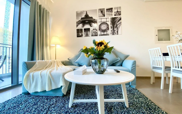 Marco Polo - Lofty Apt with Balcony Near Dubai Hills Mall