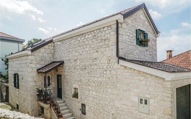 Three-Bedroom Holiday Home in Imotski