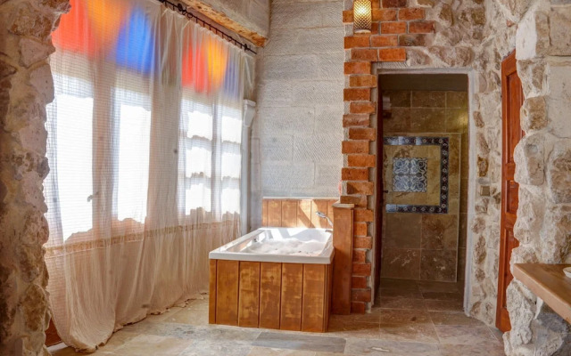 Nar-I Ask Cave Hotel