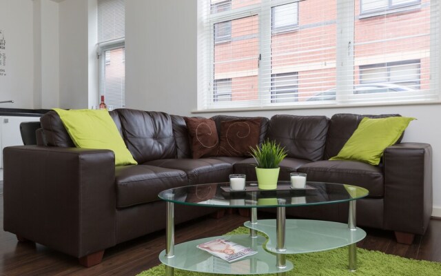 2bed Apt -king Bed -free Parking - Family Friendly