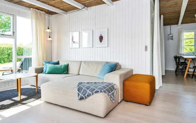 Renovated Waterfront Retreat-by Traum