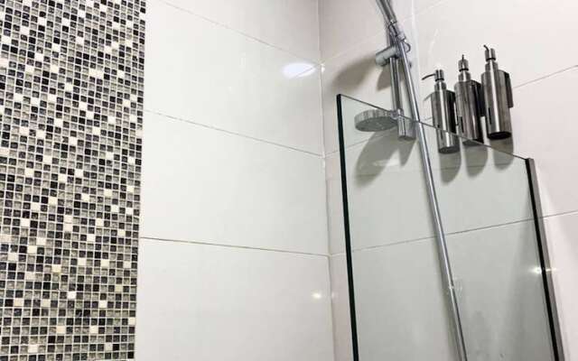 Lux High Rise Marina Apartment