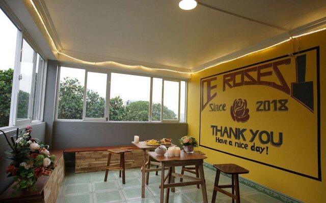 De Roses Ha Long Homestay Hostel