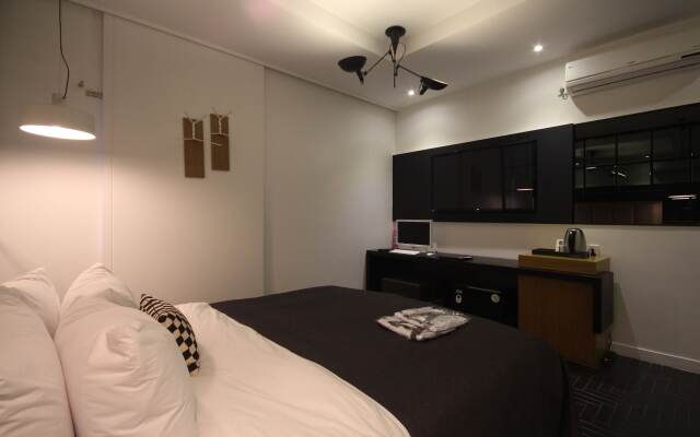 Club Hotel