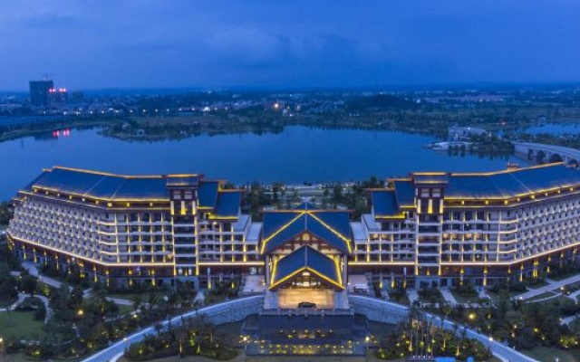 Sky Island Lake Resorts Hotels – Outside – Xiaogan