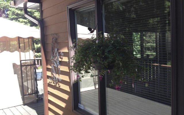 Redwood Meadows Bed and Breakfast