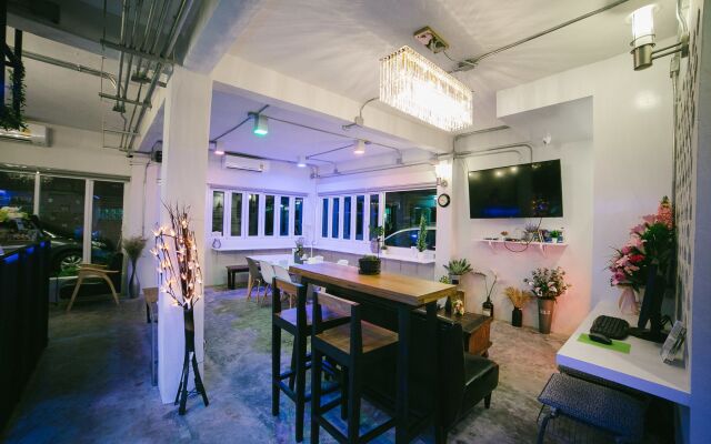 Diff Hostel