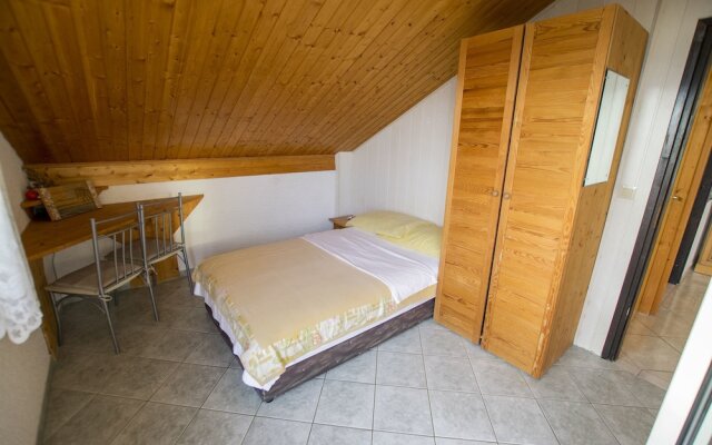 Apartments Juric On Quiet Location